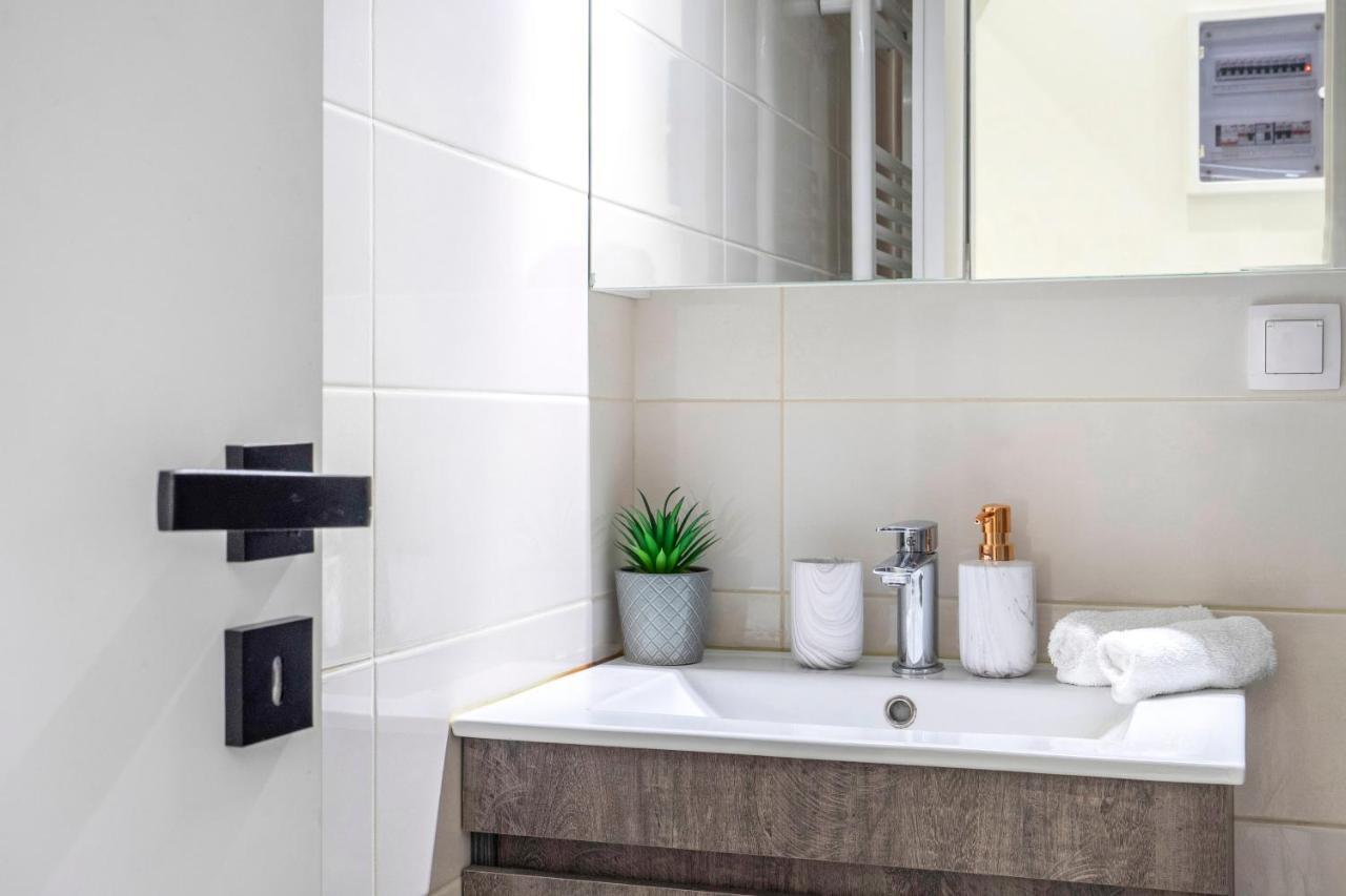 Central 2Br Apartment In The Heart Of Athens Luaran gambar